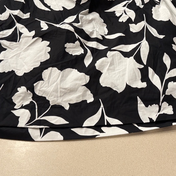 Kate Spade Monochrome Floral Skirt - Picture 9 of 9
